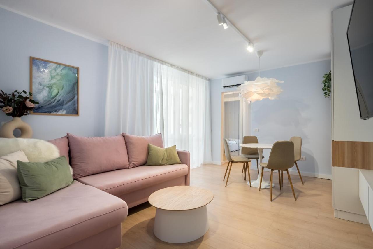 Candy Land Downtown Apartment Bucureşti Exterior foto