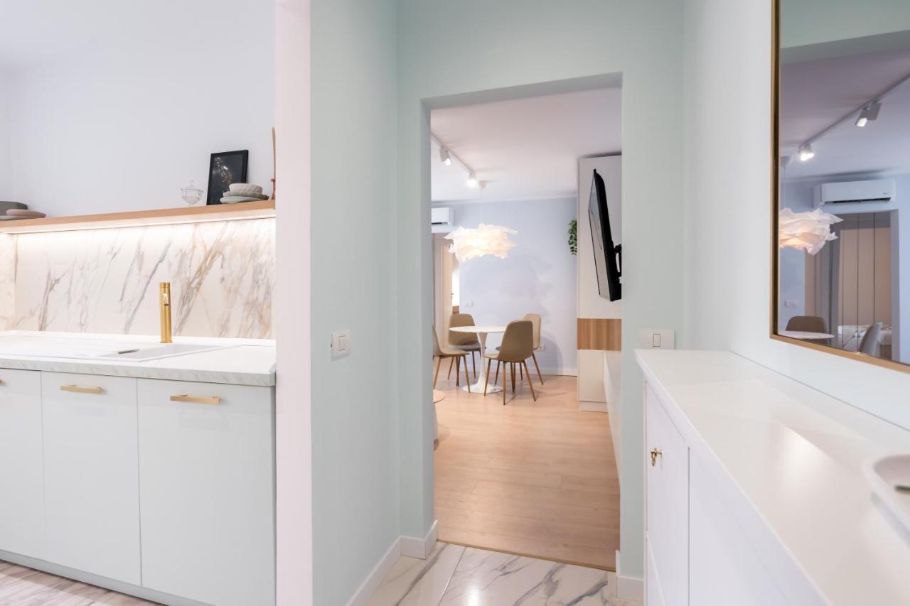 Candy Land Downtown Apartment Bucureşti Exterior foto